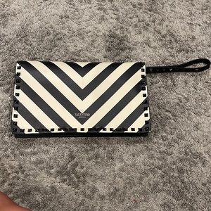 Valentino clutch / wristlet